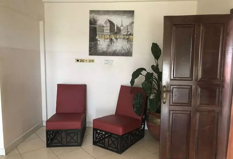 Hotelli Akroma Plaza