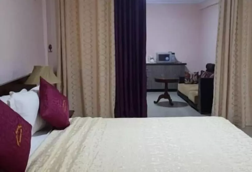 Hotelli Akroma Plaza