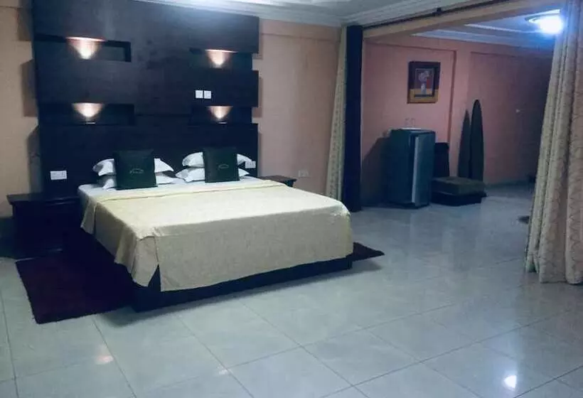 Hotelli Akroma Plaza