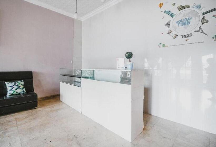 בית מלון כפרי Reddoorz Near Millennium Ict Center Medan