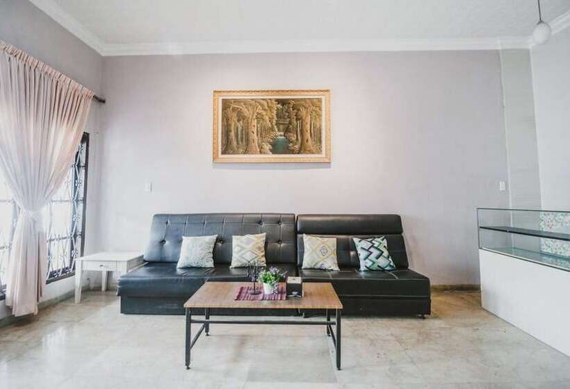 בית מלון כפרי Reddoorz Near Millennium Ict Center Medan