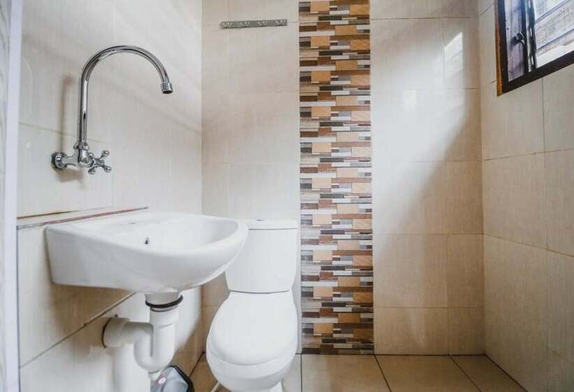 בית מלון כפרי Reddoorz Near Millennium Ict Center Medan