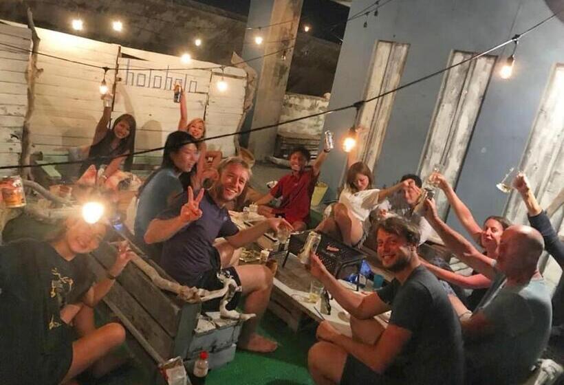 پانسیون Guest House Holoholo Ishigakijima