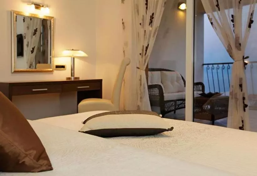 پانسیون Villa Nera