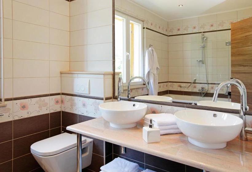 پانسیون Villa Nera