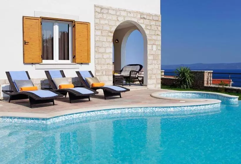 پانسیون Villa Nera