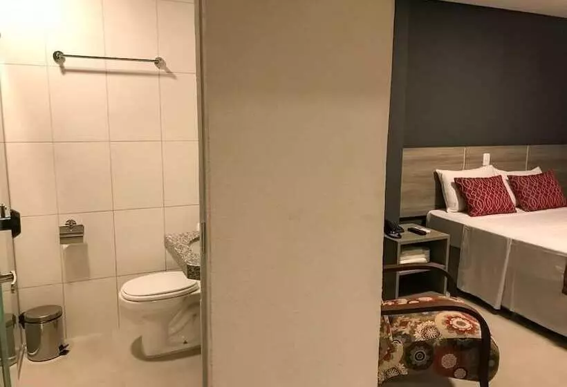 103 Hotel & Flats
