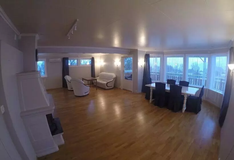 Retkeilymaja Lundhøgda Camping Og Motell