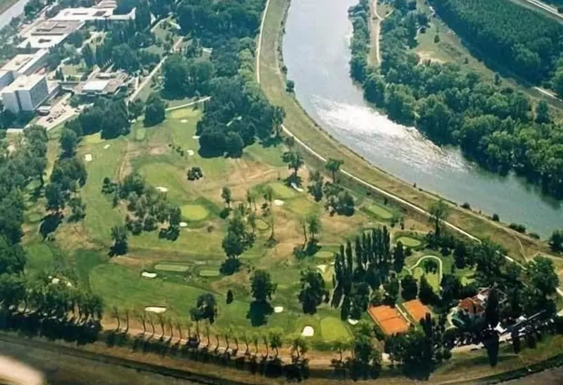 تختخواب و صبحانه Villa Paris