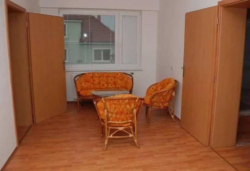 تختخواب و صبحانه Villa Paris