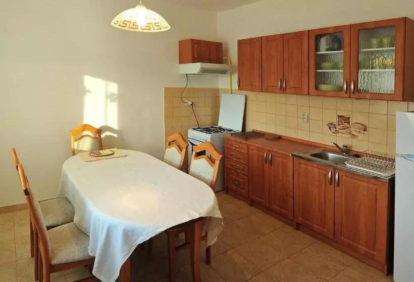 تختخواب و صبحانه Villa Paris