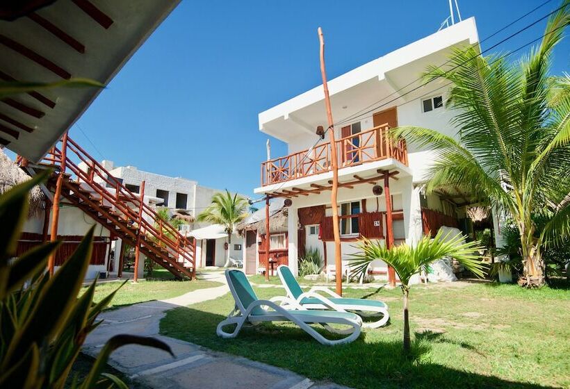 Golden Paradise Hostel