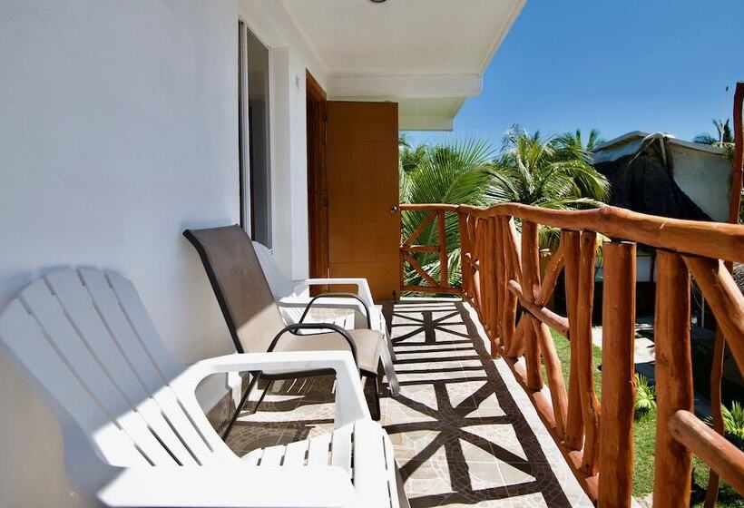 Golden Paradise Hostel