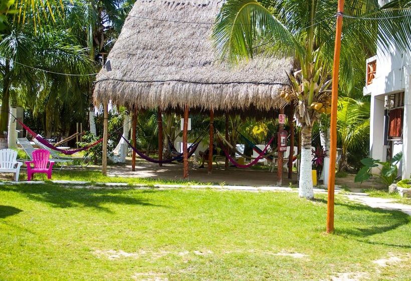 Golden Paradise Hostel