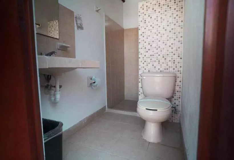 Golden Paradise Hostel