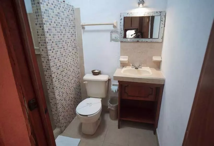 Golden Paradise Hostel