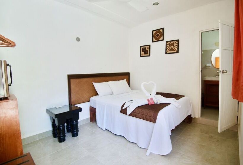 Golden Paradise Hostel