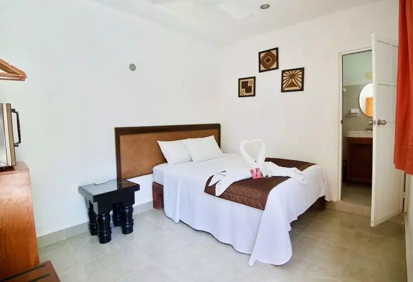 Golden Paradise Hostel