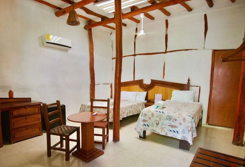 Golden Paradise Hostel