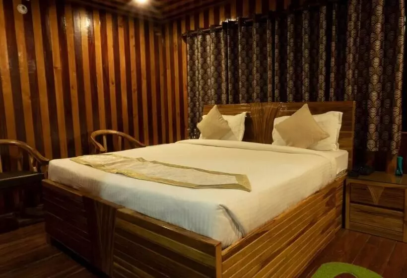 Hotelli Crimson Park Residency The Pahadi