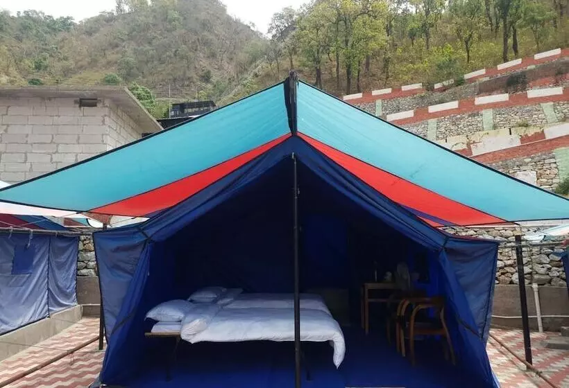 Hotelli Crimson Park Residency The Pahadi