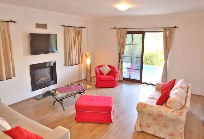 Merla Kas Villa Otelleri