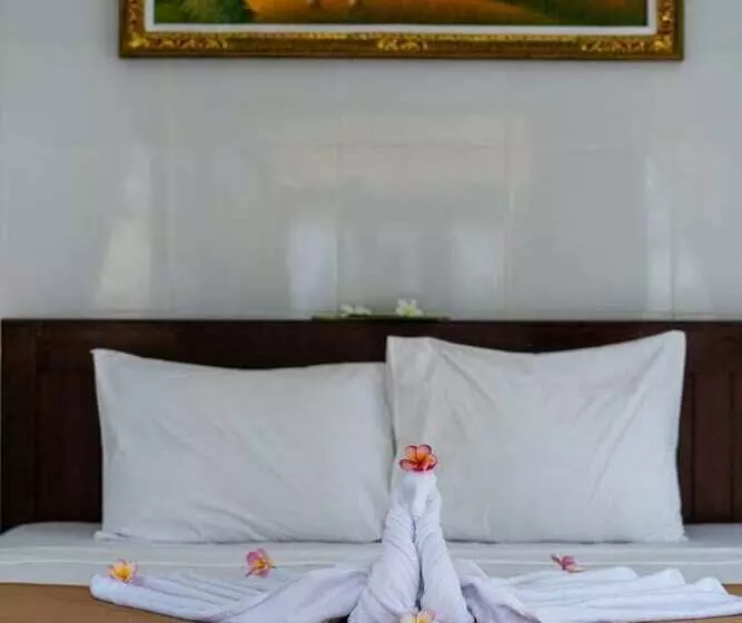 پانسیون Mega Cahya Bungalow