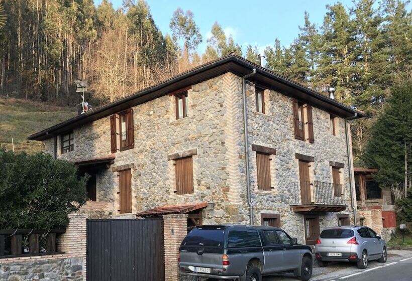 مبيت وإفطار Urdaibai Etxea