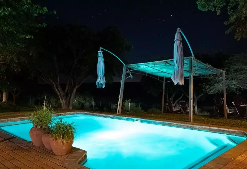 Hotelli Crocodile Bridge Safari Lodge