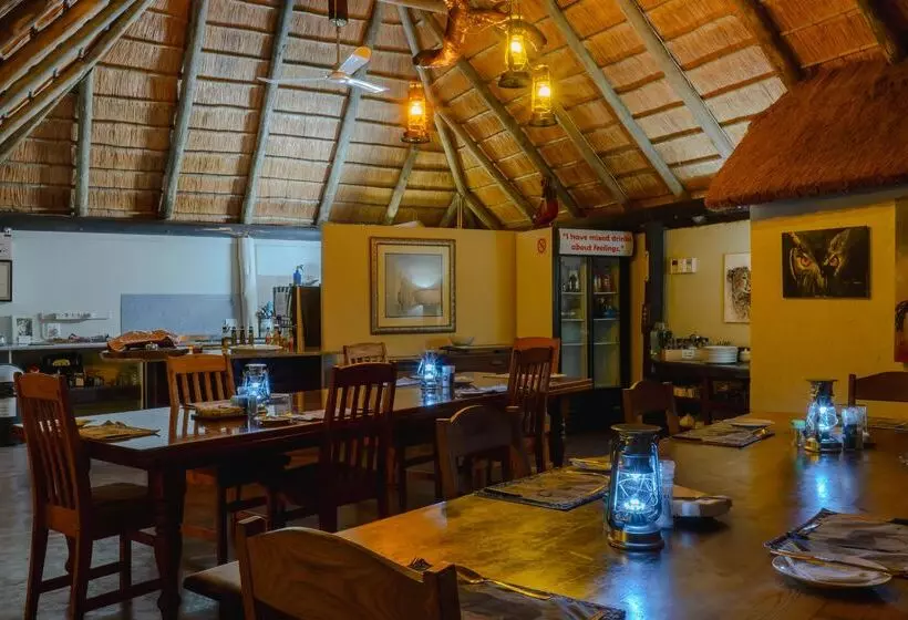 Hotelli Crocodile Bridge Safari Lodge