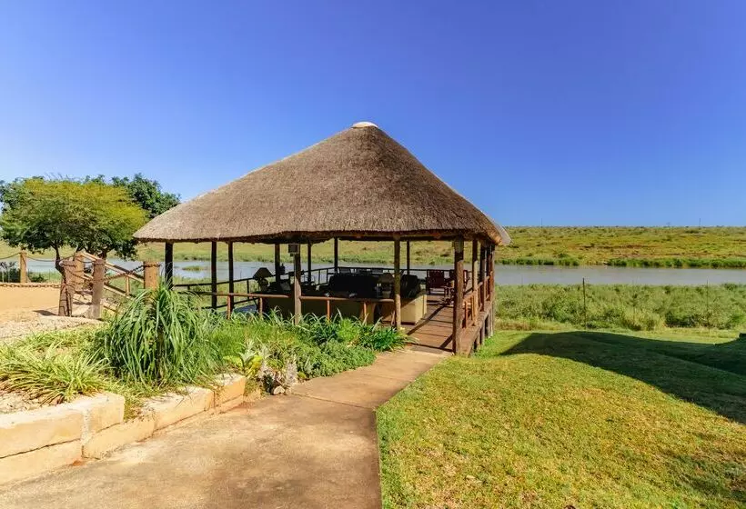 Hotelli Crocodile Bridge Safari Lodge