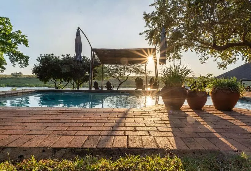 Hotelli Crocodile Bridge Safari Lodge