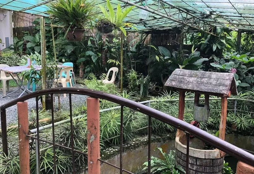 ホテル Famous Inn