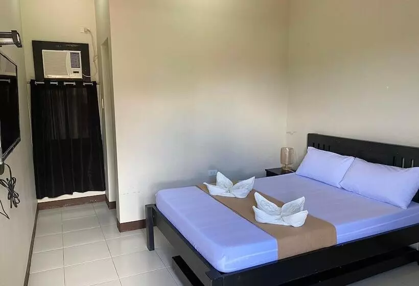 ホテル Famous Inn