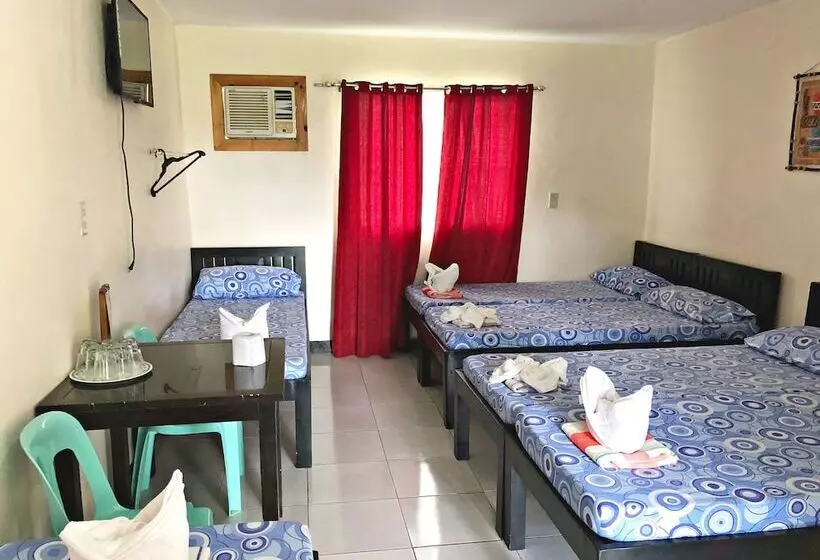 ホテル Famous Inn