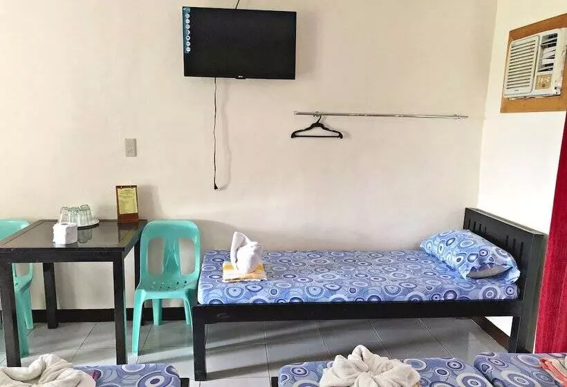 ホテル Famous Inn