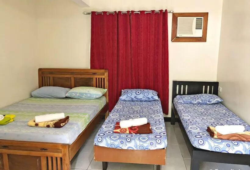 ホテル Famous Inn