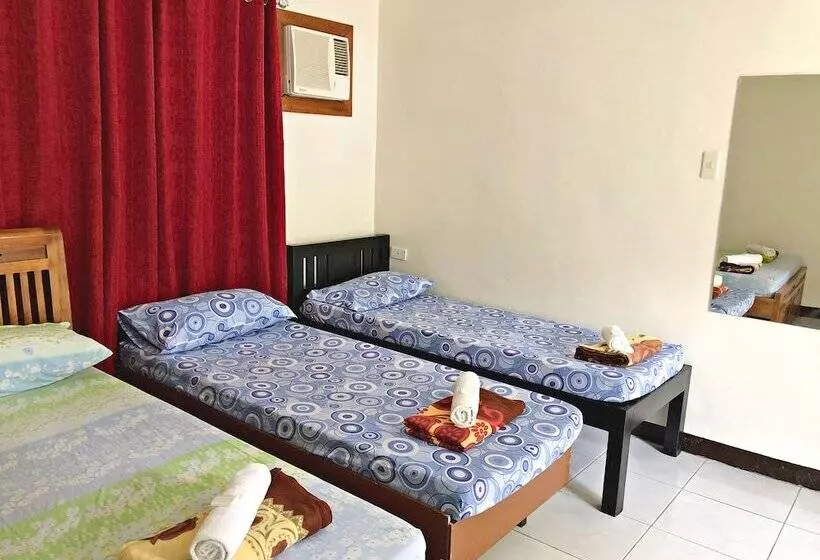 ホテル Famous Inn