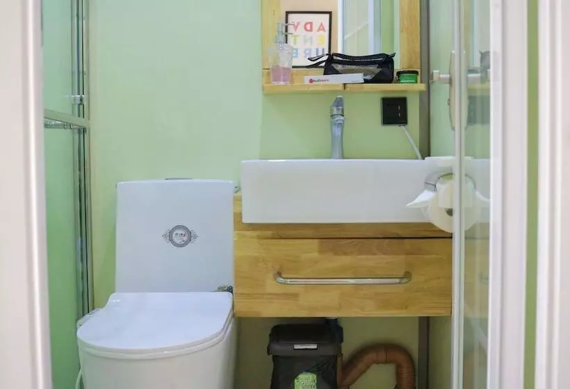 ホテル Reddoorz Plus @ As Fortuna Cebu