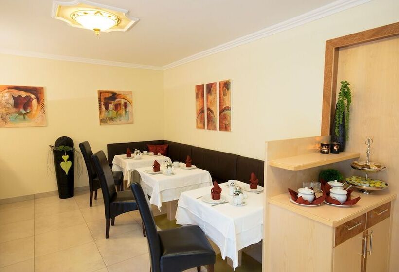 پانسیون Garni Bellaria