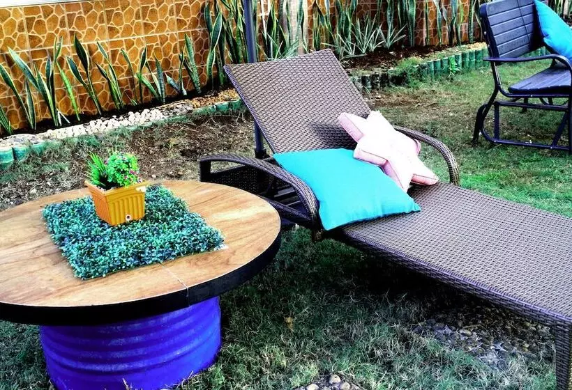 Sea Breeze Hostel