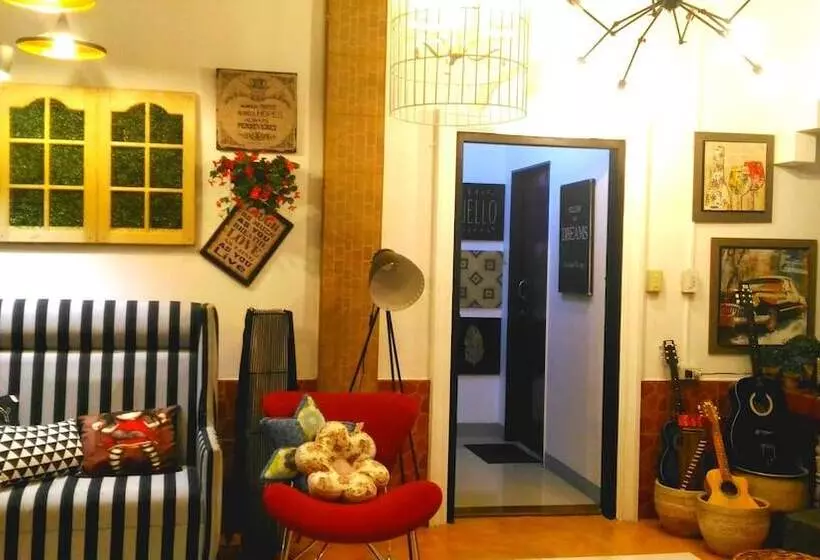 Sea Breeze Hostel