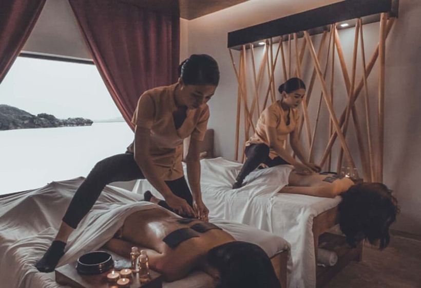 Dakak Park & Beach Resort