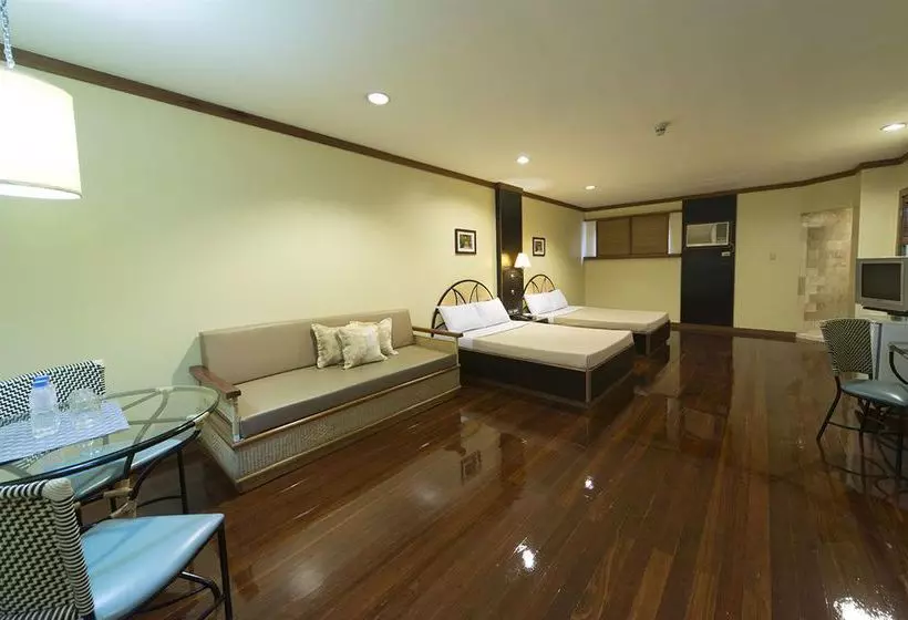 Отель The Mabuhay Manor