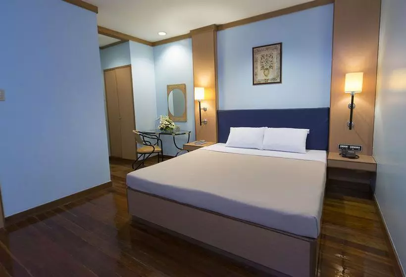 Отель The Mabuhay Manor