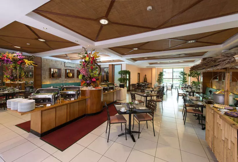 Отель The Mabuhay Manor