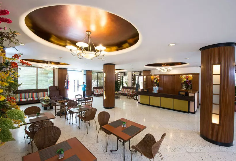 Отель The Mabuhay Manor