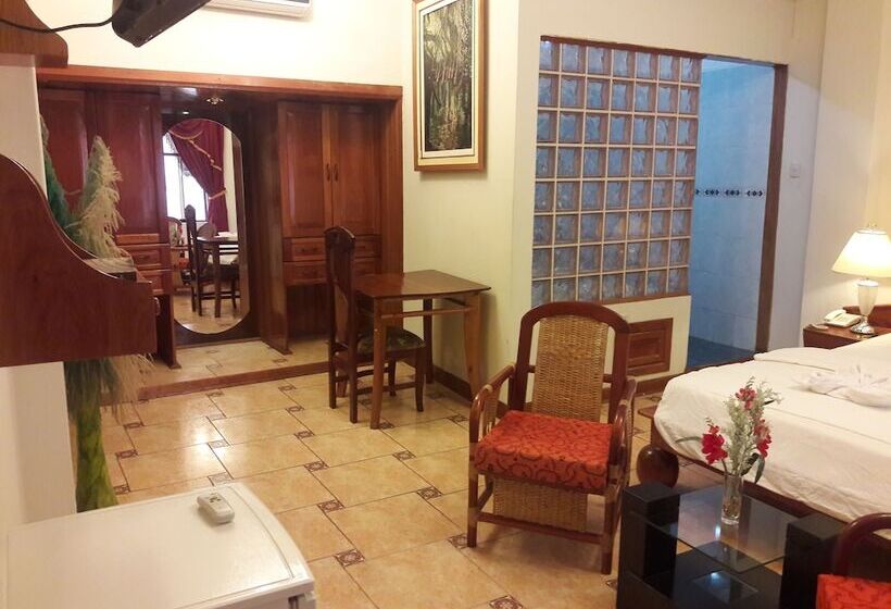 Amazon Green Hotel   Hostel