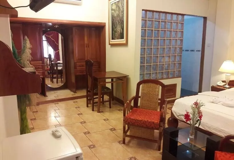 Amazon Green Hotel   Hostel