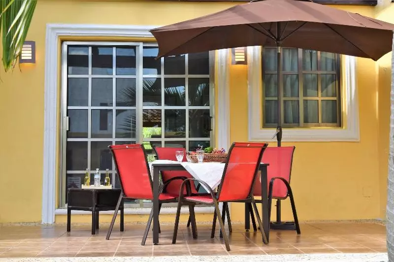 تختخواب و صبحانه Cancun Soho